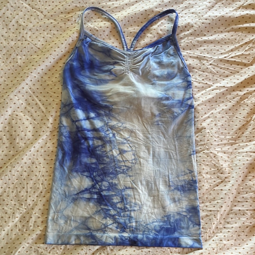 Athleta built in bra athletic top tie dye